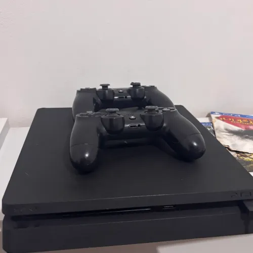 Ps4 slim com jogos, bem conservado