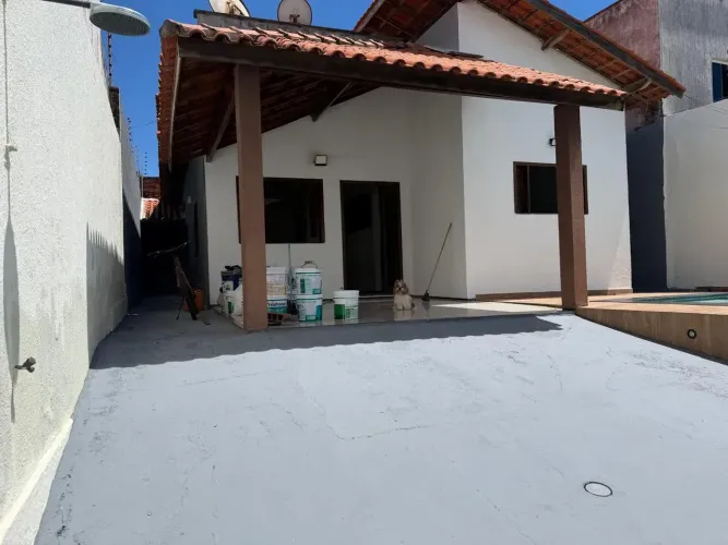 ALUGA-SE EXCELENTE CASA NASCENTE NO ARAÇAGY