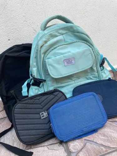 Kit Escolar - 2 Mochilas + 3 Estojos