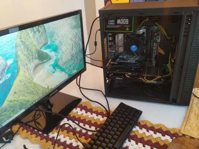 PC Gamer i5-10400F + RX 6600 8GB + 16GB RAM | Ótimo estado