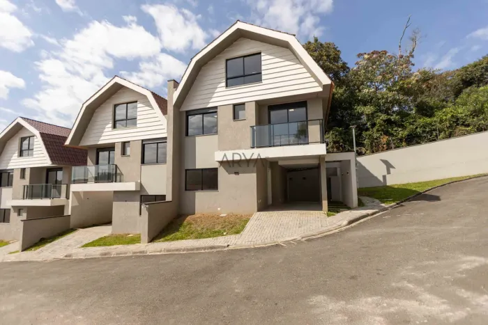 Casa em condomínio à venda no Abranches ARYA1
