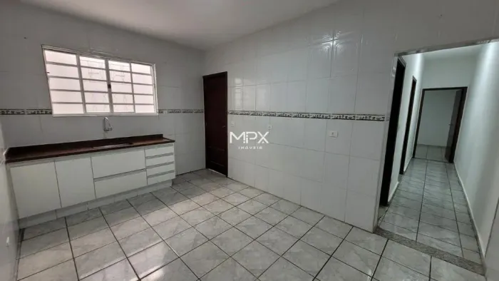 Casa à venda e para alugar no bairro Higienópolis em Piracicaba.