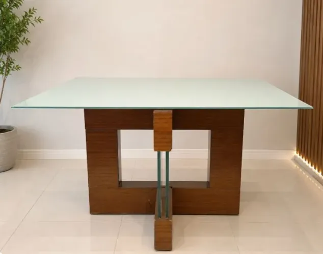 Vendo mesa semi nova 