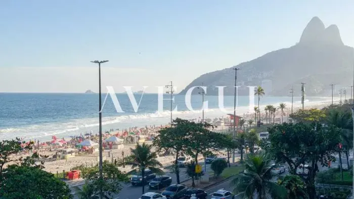 530 m² | 4 Suítes | Apartamento Reformado com Vista Deslumbrante para a Praia de Ipanema