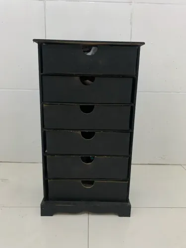 Vende-se gaveteiro com 6 gavetas