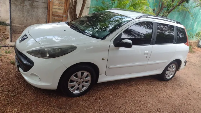 Peugeot 207 SW XR Sport 1.4 Flex 8V 5P 2009