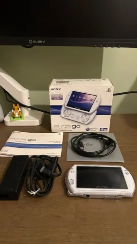 PSP GO Pearl White completo em bom estado
