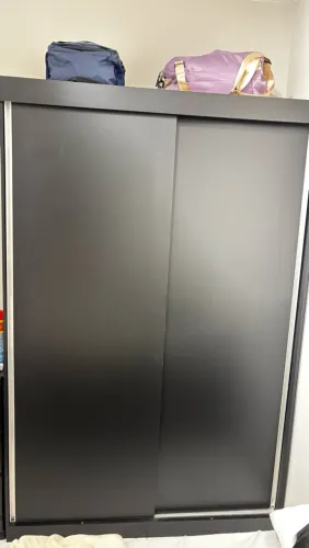 Guarda-roupa duas portas de correr