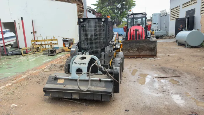 Bob cat com triturador 