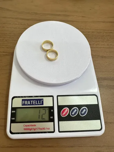 Alianças de ouro 