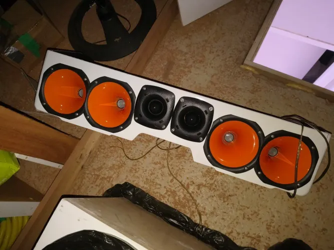 Caixa com 4 cornetas JBL D200