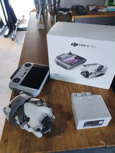 Drone dji mini 4 pro fly more