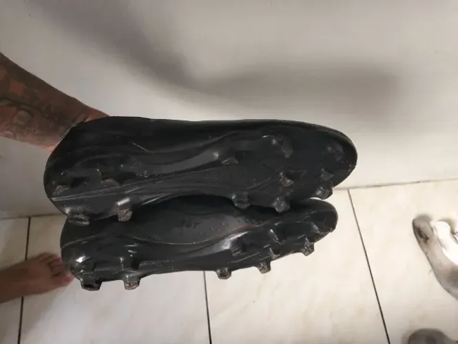 Chuteira Adidas predator campo