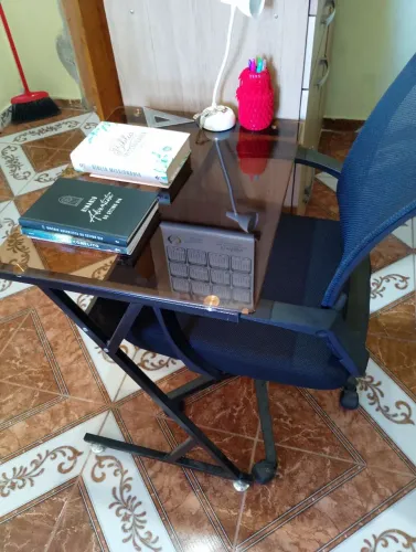 Mesa de vidro e Cadeira nova