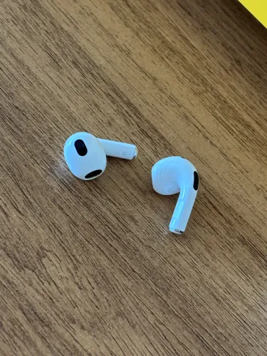 Apple AirPods 4