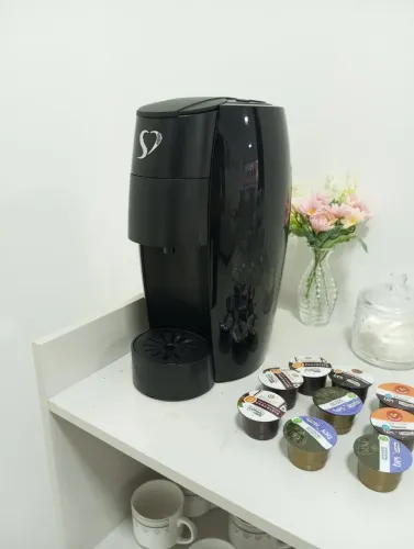 CAFETEIRA 3 CORAÇÕES
