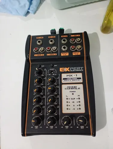 Vendo uma mesa da expert 2 canis 