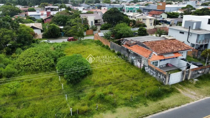 Terreno estratégico com dupla frente no Morro das Pedras - Florianópolis