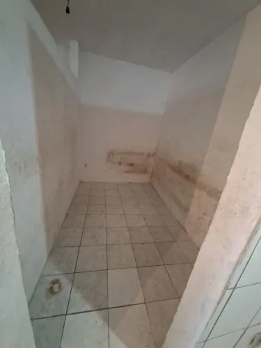 Vende-se uma casa - Térreo