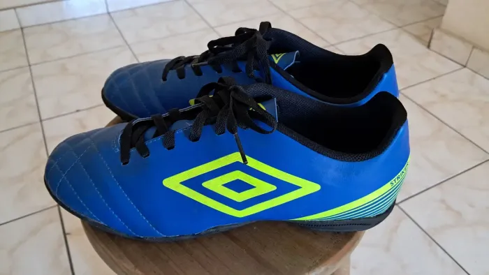 Chuteira UMBRO vintage SOCIETY striker