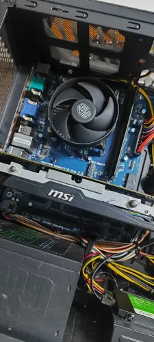 PC Gamer de entrada - i3 9100F, 8gb ram, 480gb SSD, Placa de vídeo 2Gb