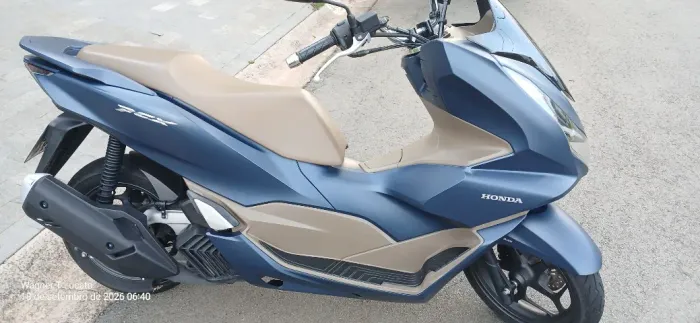 Vendo PCX DLX 160 ABS 2023 2°dono com 3.000Km