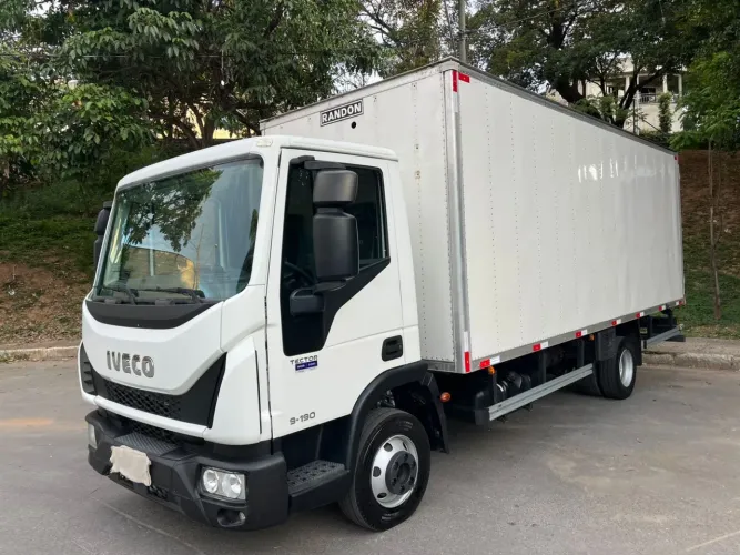 Tector 9-190 - Caminhão 3/4 Baú