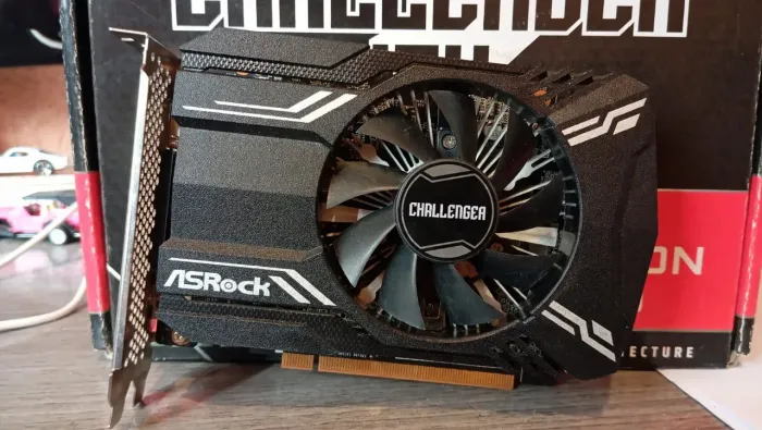 RX 6400 4GB ASRock Challenger ITX - Estado de Nova