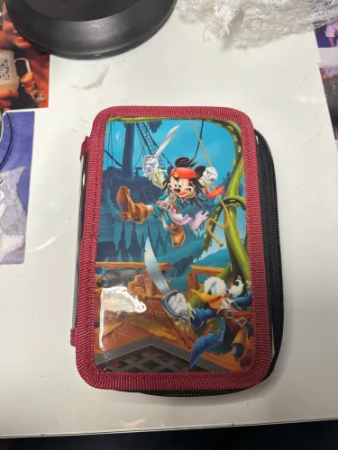 estojo piratas do Caribe da Disney