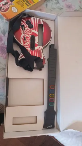 Guitarra do game guitar hero aerosmith de wii + aparelho de dj de dj hero wii