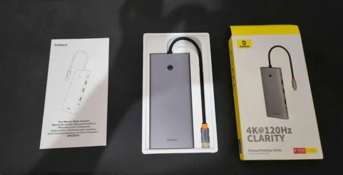 Hub Baseus 13 x 1. Barato pra sair rápido.