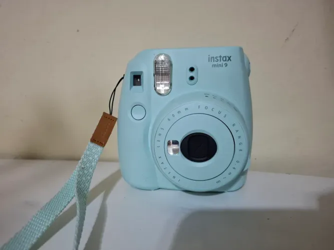 Câmera Polaroid Insta Mini 9