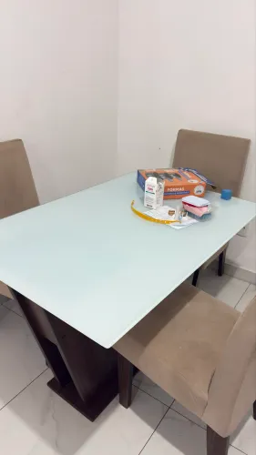 Mesa com 3 cadeiras ( leia o anúncio)