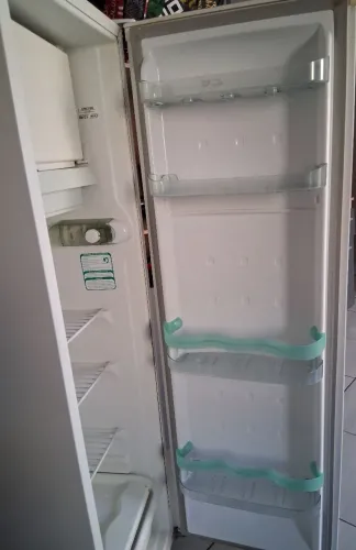 Geladeira 220v
