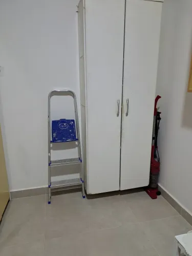 Paneleiro. Largura 30cm altura 180cm comprimento 71cm. Retirar no local. Pagto à vista.