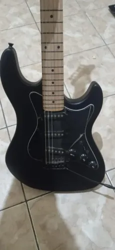 Guitarra strinberg