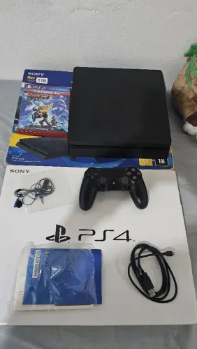 PlayStation 4 Slim 1TB - Excelente Estado + Jogo + Caixa Original