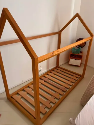 Cama infantil montessoriana sem colchão