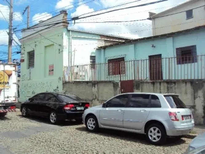 CASA A VENDA NO BAIRRO CAIÇARAS