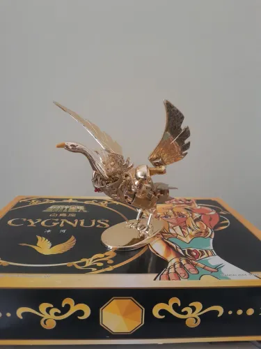 Yoga de cisne v2 dourado Bandai hk com detalhes