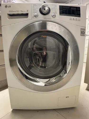 Máquina lava e seca roupas LG DirectDrive 10,2 kg