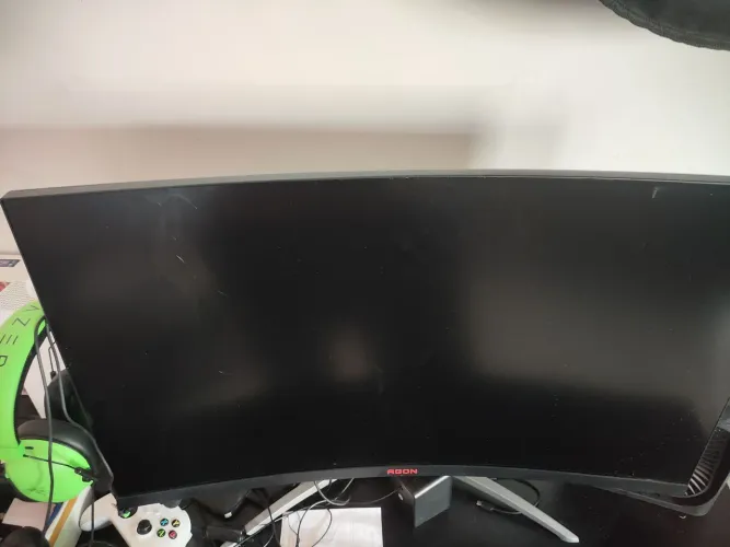 Monitor AOC Gamer Agon AG323FCXE 31,5" W-LED Full HD Curvo Widescreen 165Hz 1ms HDMI VGA