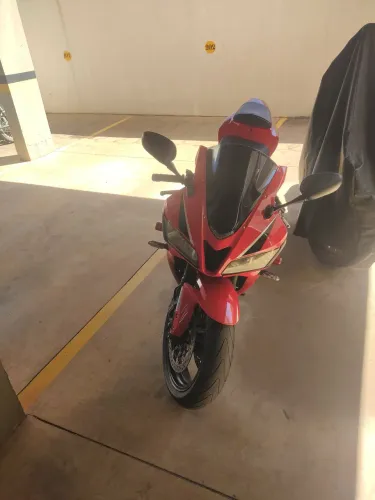 Vendo ou troco CBRrr 600 ano 2010 2026 pago