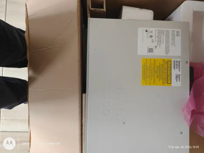 Switchi cisco top novo co9002-48p-4x+e