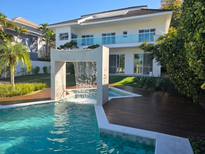 ? QUATRO PAREDES VENDE | CASA EXCLUSIVA | NOVO LEBLON | BARRA DA TIJUCA ? ?? 1.500m² de te