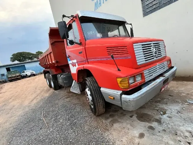 Mercedes 1618 caçamba