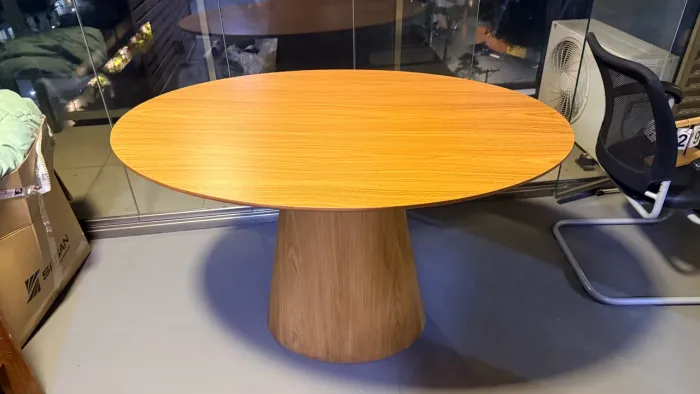 Vendo Mesa de Jantar Cone oval 120x 80 Madeira