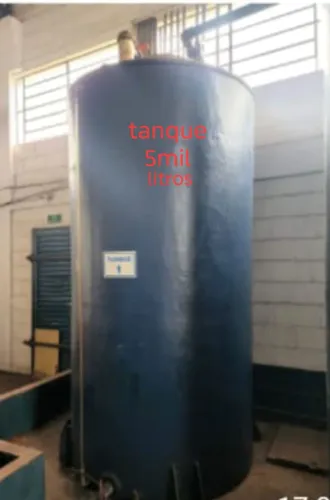 Tanques em fibras. 