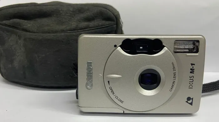 Canon Ixus M-1.