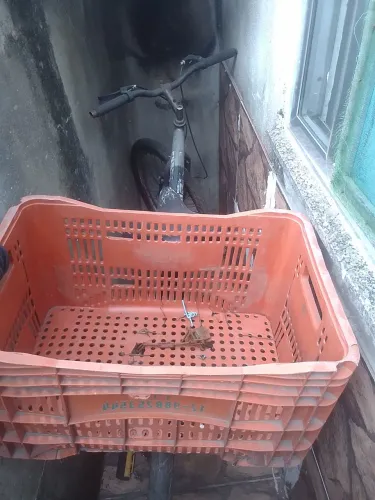 Bicicleta a parte da corrente está com defeito apenas 1 freio funciona